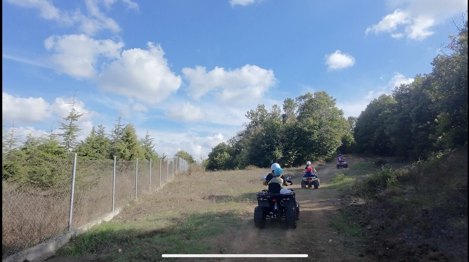 Grup ATV turu, açık arazi